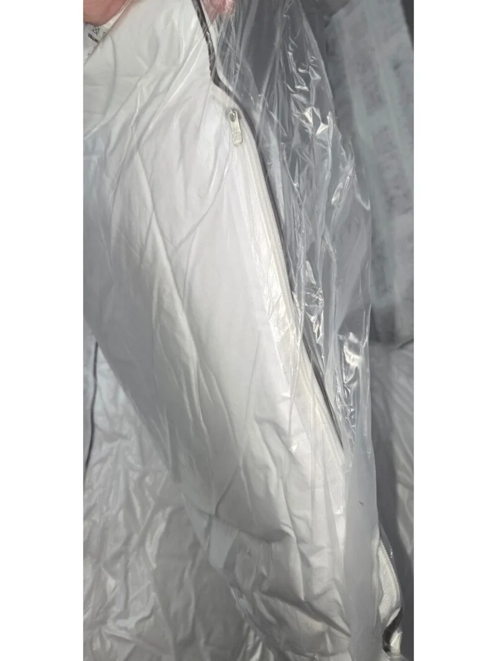 Ufist Standard 2 Pillows NIB